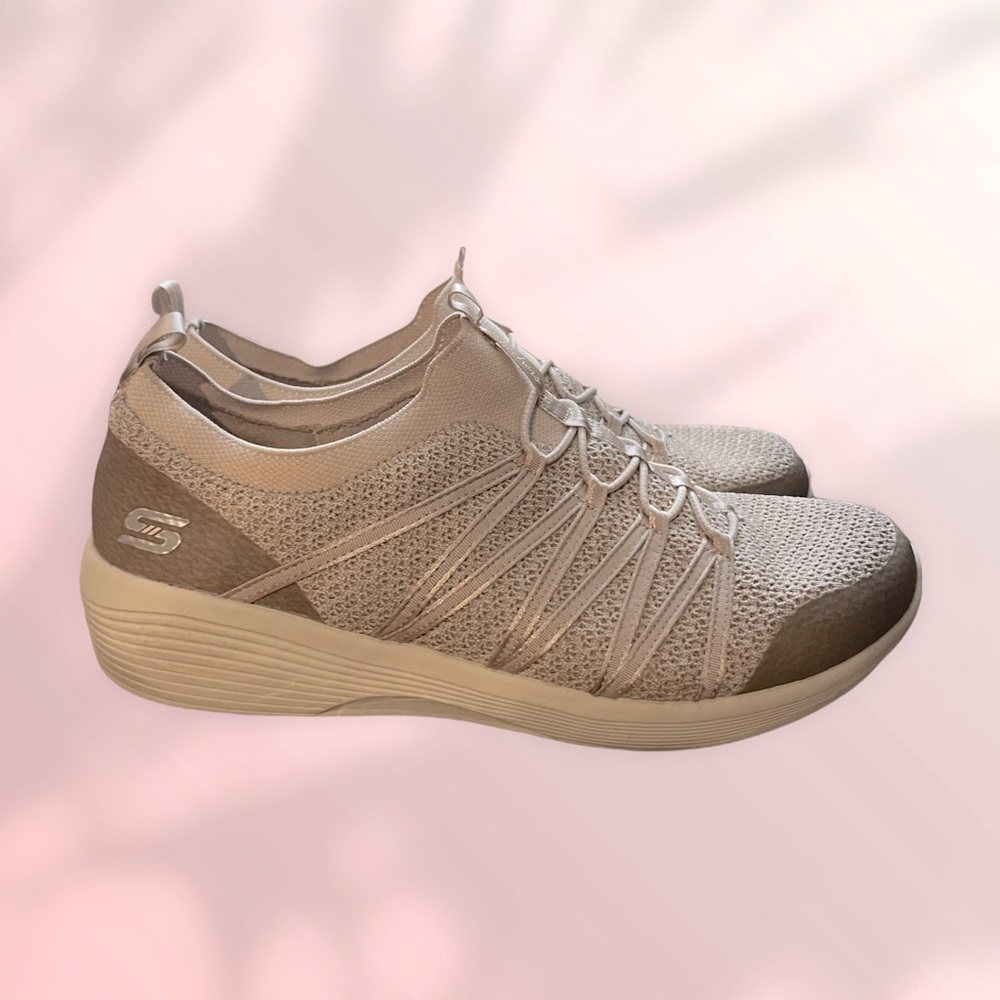 Skechers